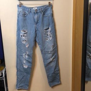 F21 straight leg ripped jeans size 24